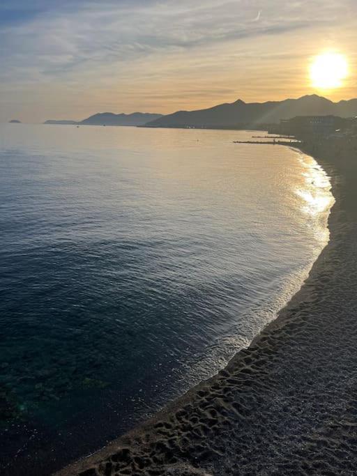 Appartement Vue Sur Mer 皮特拉利古 外观 照片